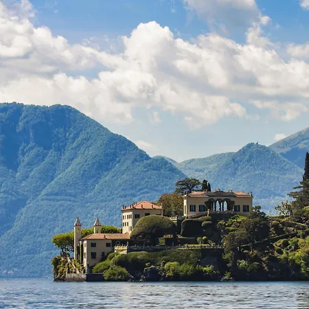 Daisy * Varenna